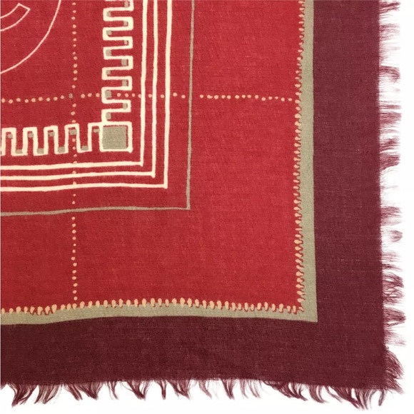 ✨🛍️ Chanel Red CC Logo Silk Blend Scarf - Picture 5 of 8